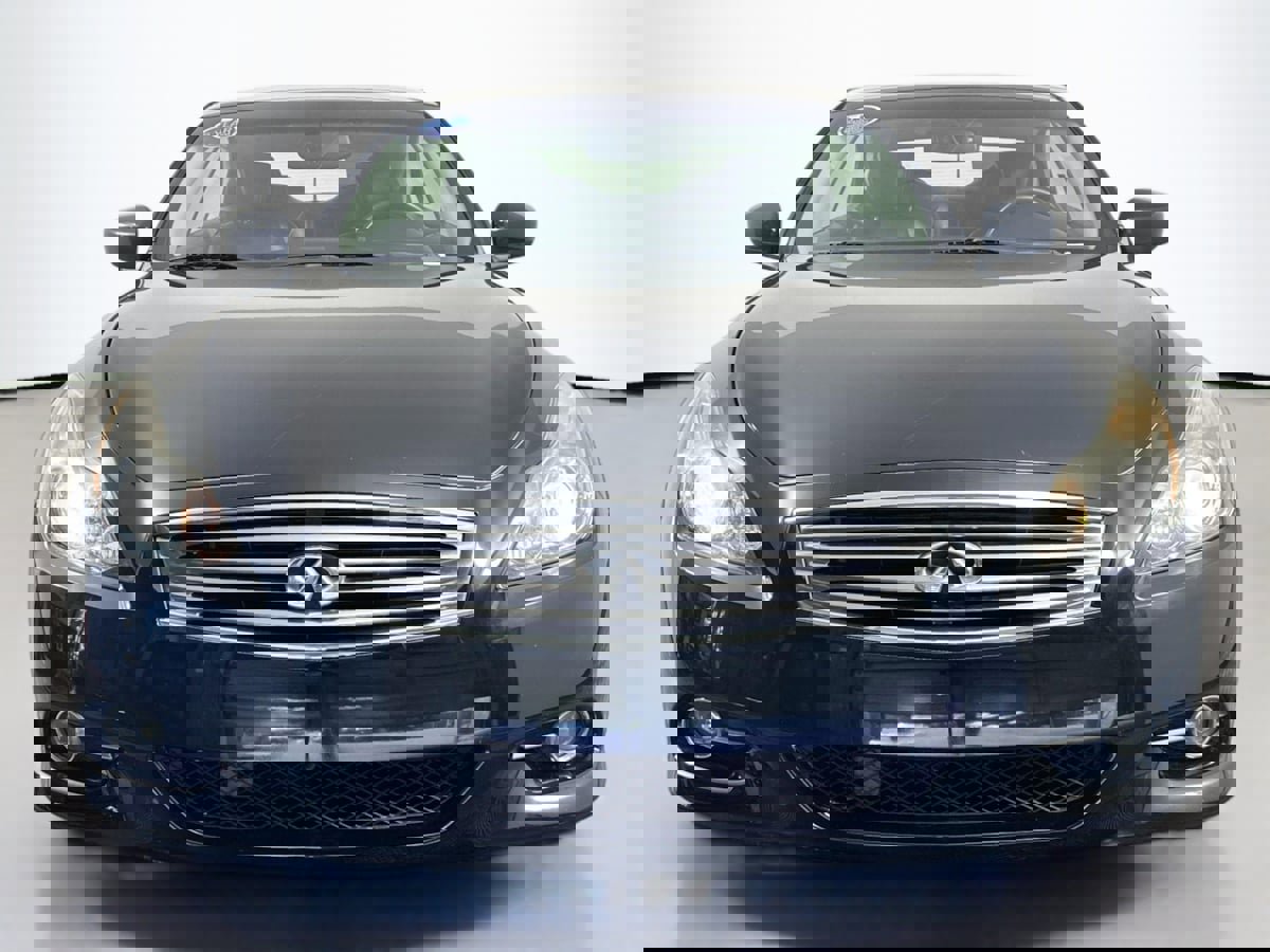 Used 2014 INFINITI Q60 Convertible w/ Premium Package image 3