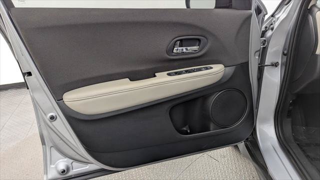 Used 2020 Honda HR-V LX image 13
