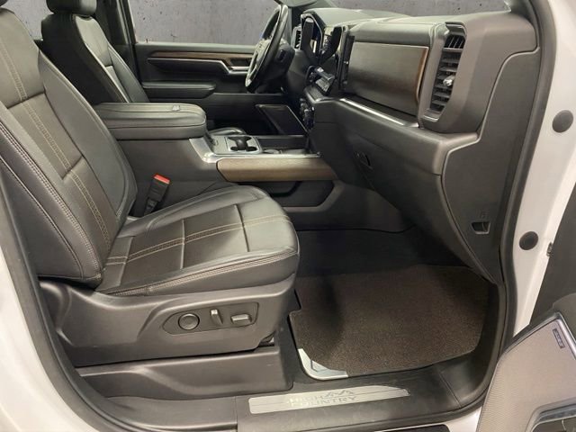 Used 2024 Chevrolet Silverado 2500 High Country w/ High Country Premium Package AWD/4WD image 23