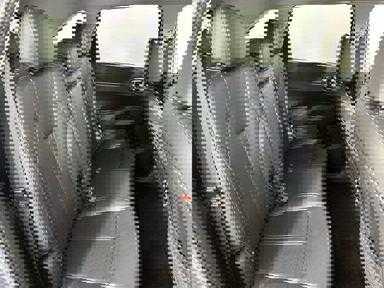 Used 2024 Kia Sorento S image 21