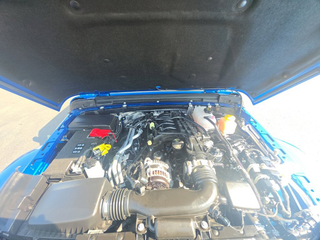 Used 2025 Jeep Gladiator Sport AWD/4WD image 12