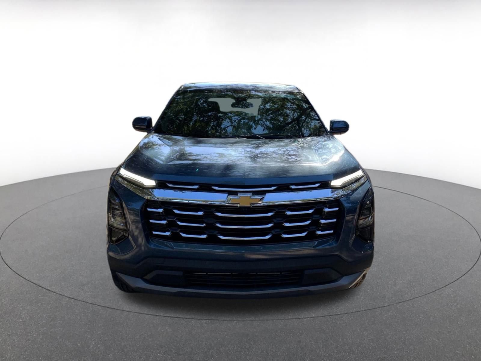 Used 2025 Chevrolet Equinox LT image 2