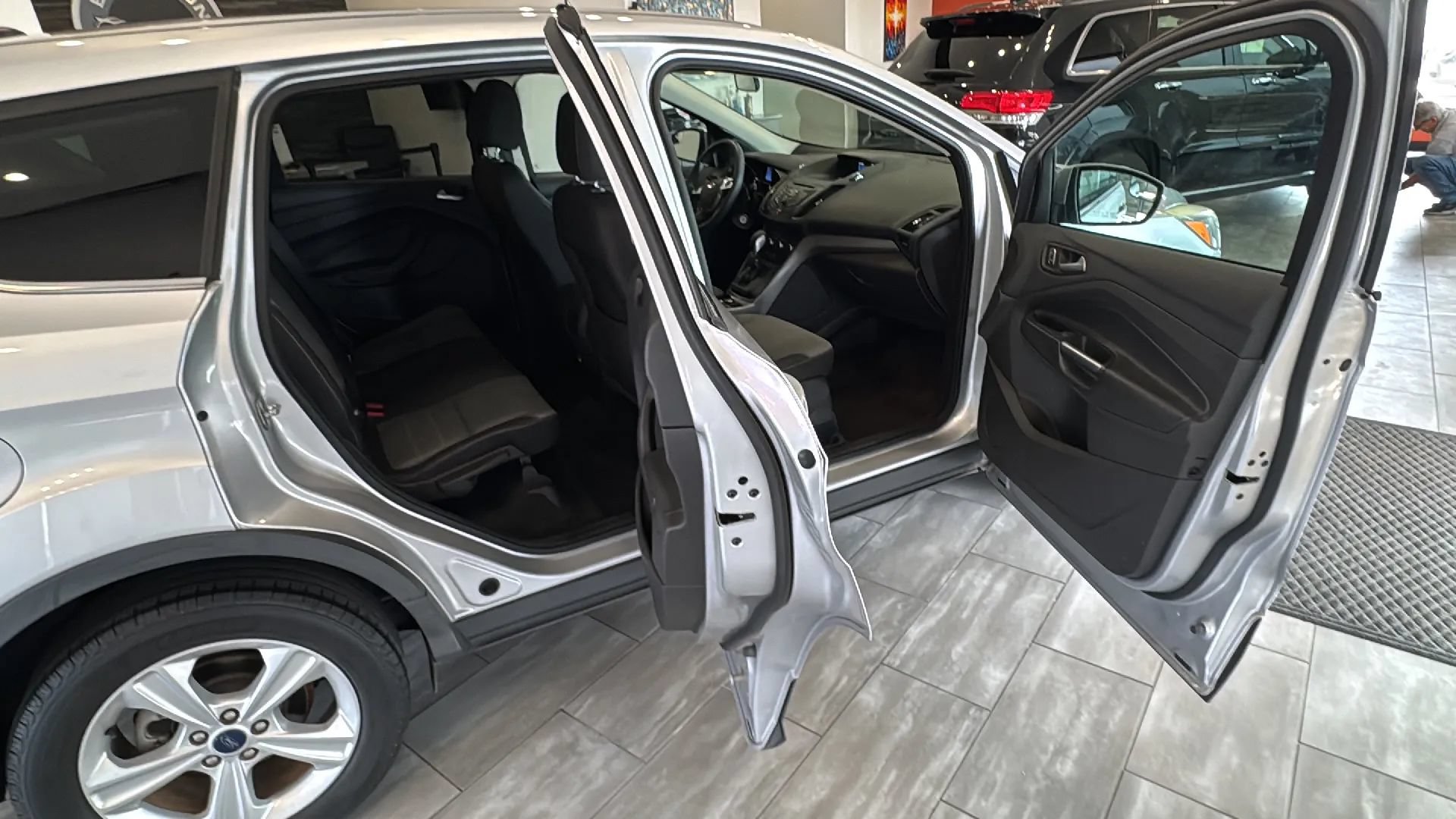 Used 2015 Ford Escape SE FWD image 16