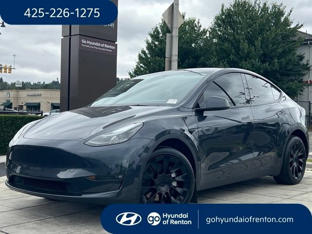 Used 2024 Tesla Model Y Long Range AWD/4WD image 1