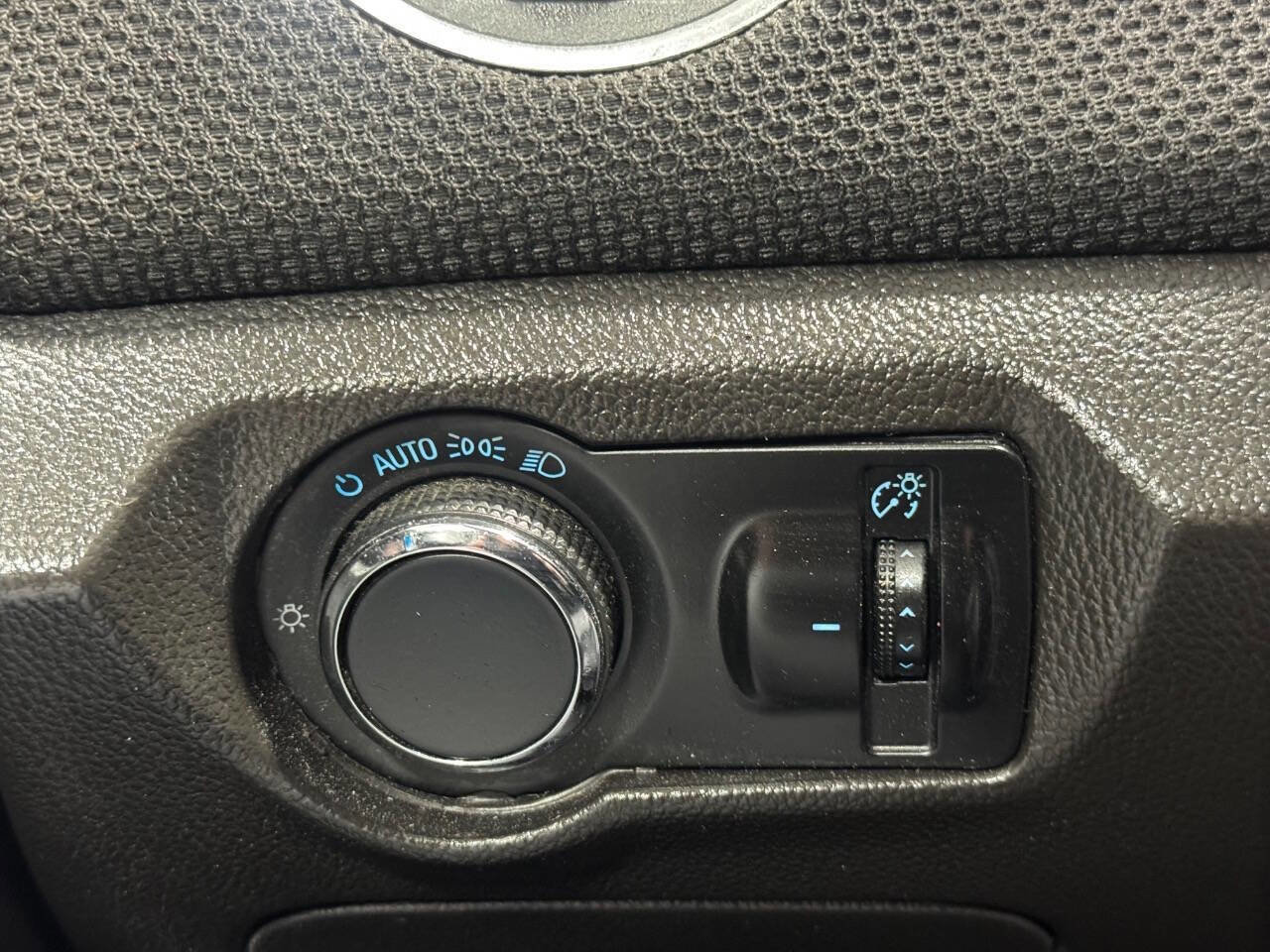 Used 2014 Chevrolet Cruze LT w/ All-Star Edition FWD image 26