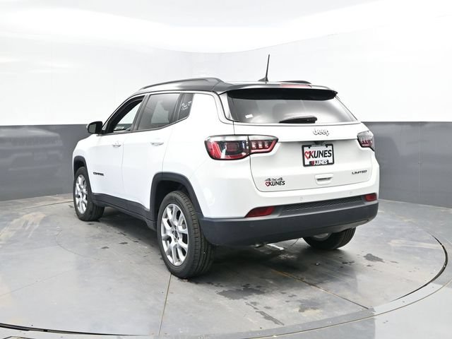 Used 2025 Jeep Compass Limited AWD/4WD image 10