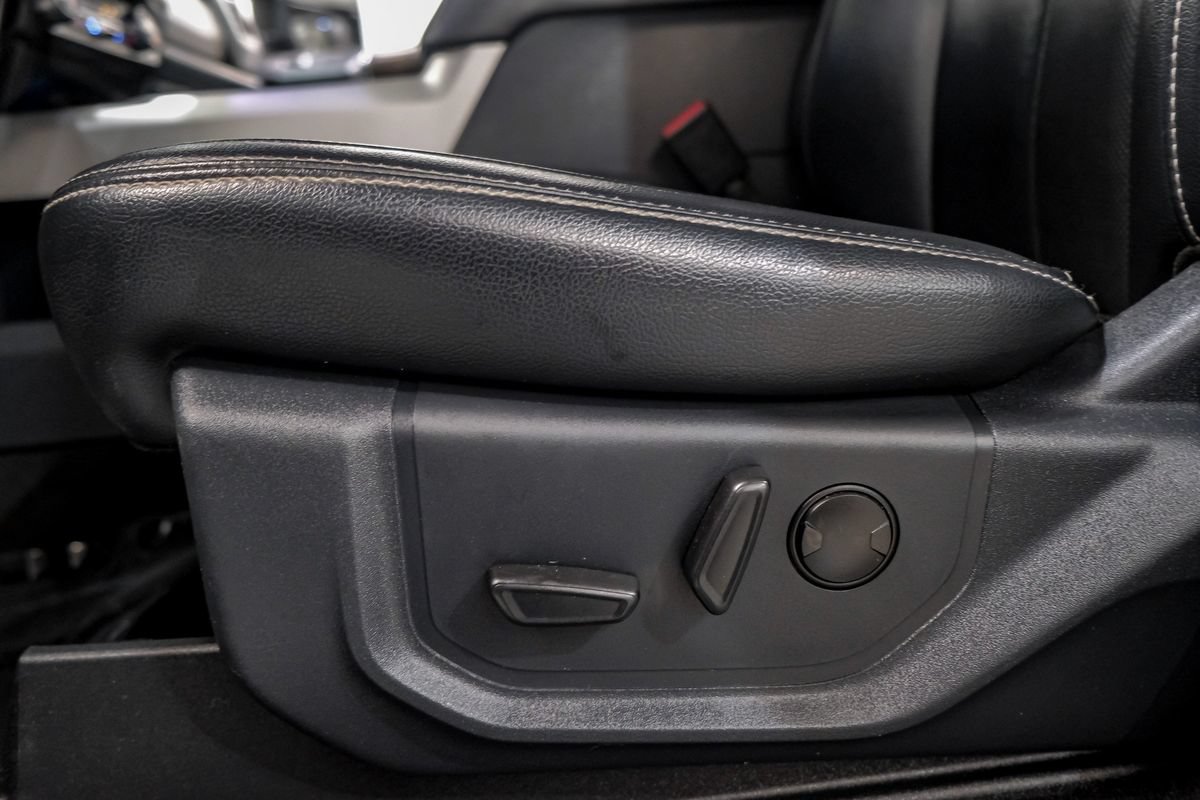 Used 2022 Ford F250 Lariat w/ Black Appearance Package AWD/4WD image 32