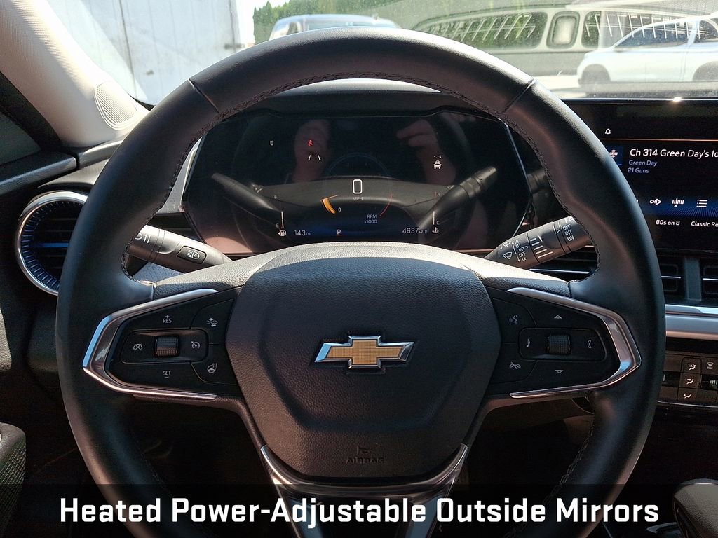 Used 2025 Chevrolet Trax LT w/ Driver Confidence Package FWD image 19