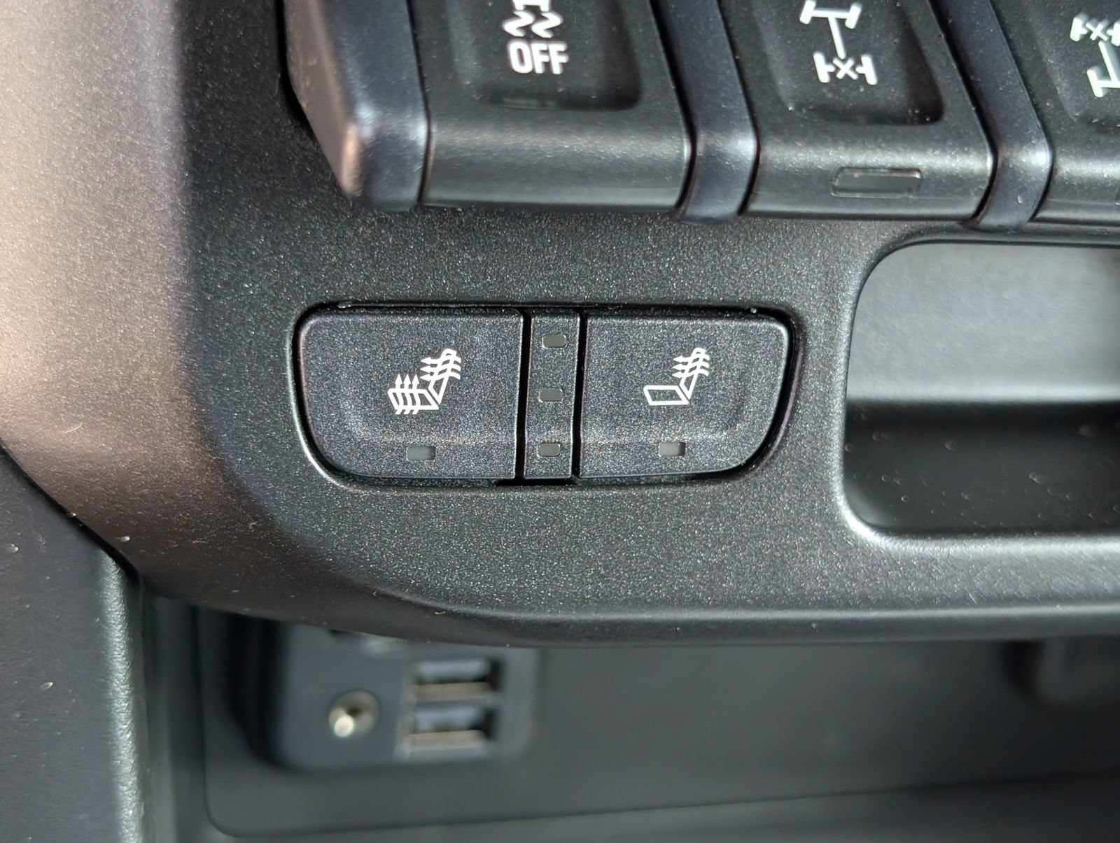 Used 2021 Chevrolet Colorado ZR2 w/ ZR2 Dusk Special Edition AWD/4WD image 26