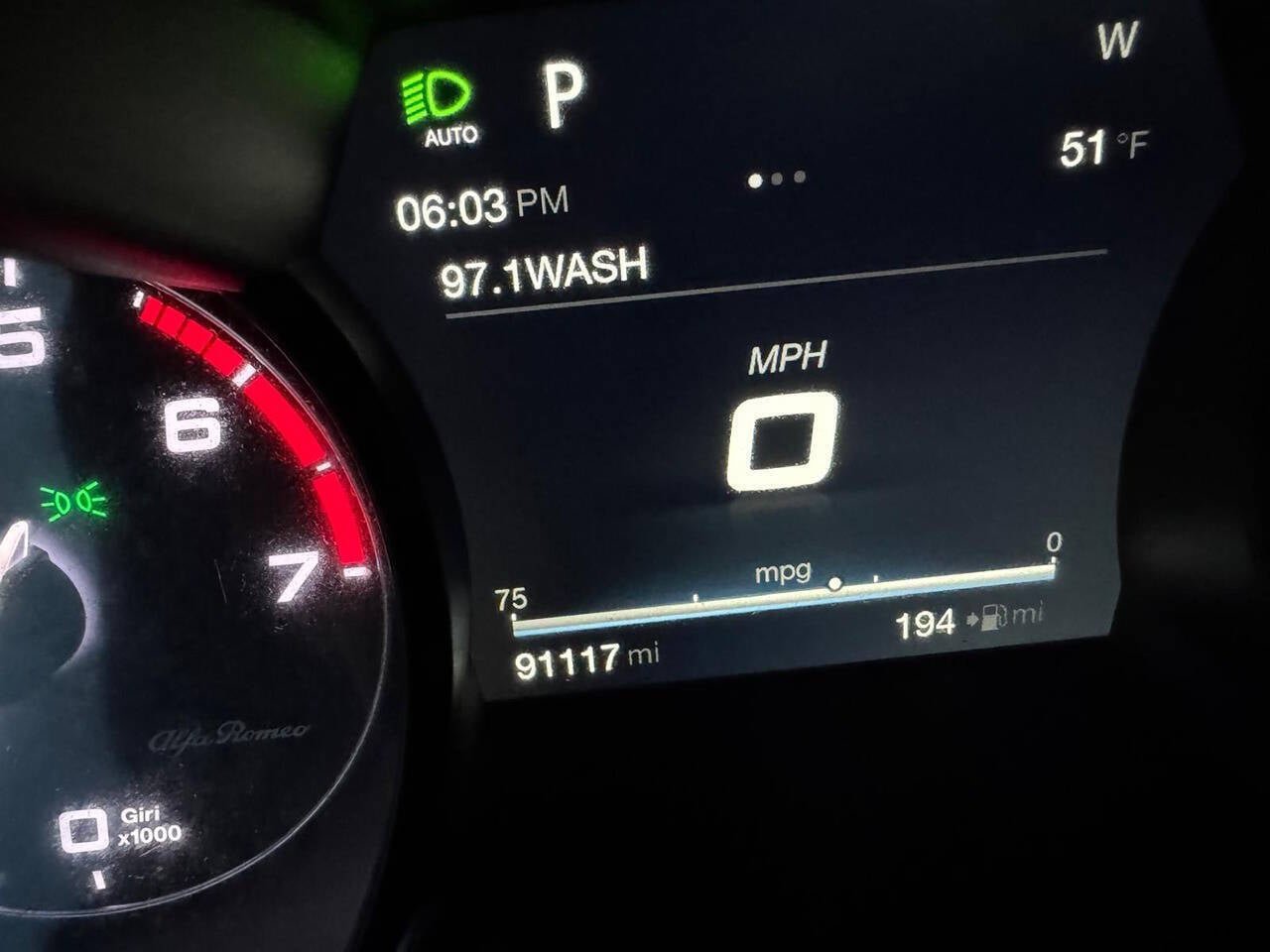 Used 2017 Alfa Romeo Giulia w/ Sport Appearance Package RWD image 17