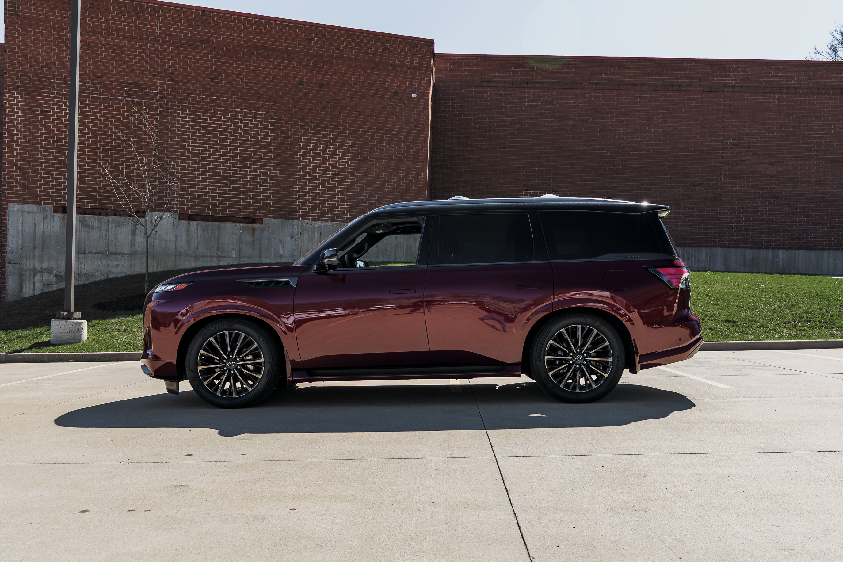 Used 2025 INFINITI QX80 Autograph w/ Autograph Exterior Package AWD/4WD image 6