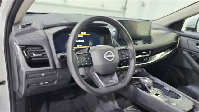 Certified 2026 Nissan Rogue SL FWD image 23