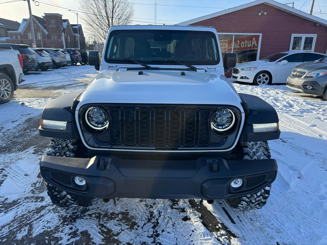 Used 2025 Jeep Wrangler Unlimited Sport image 2