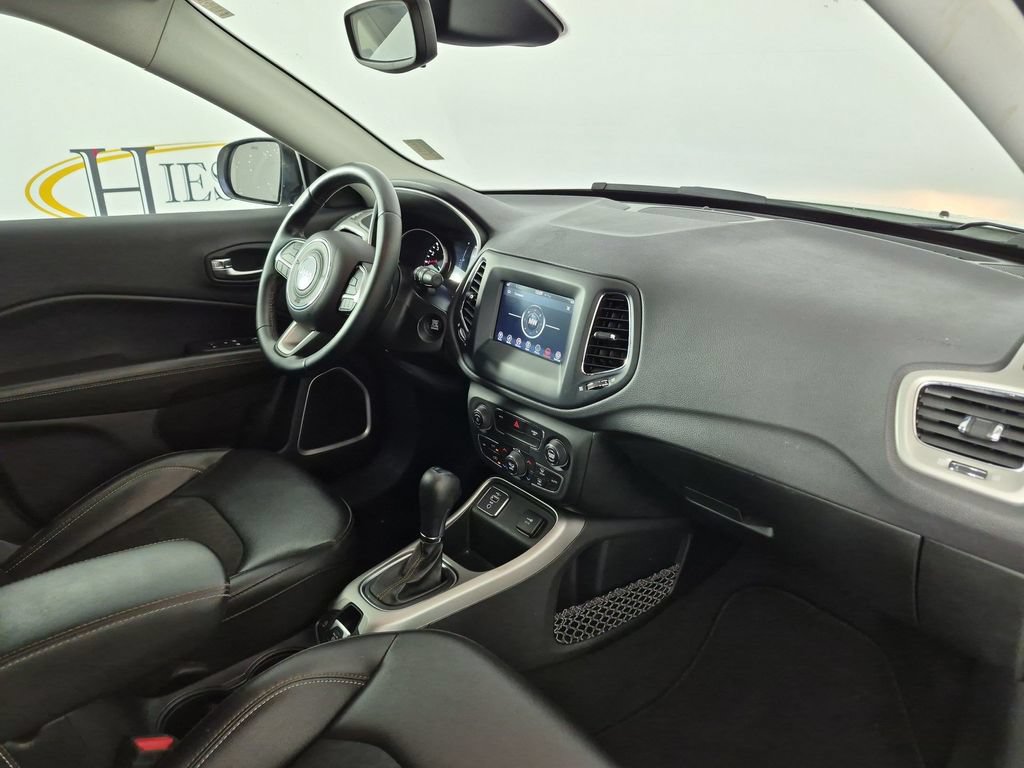 Used 2020 Jeep Compass Latitude FWD image 33