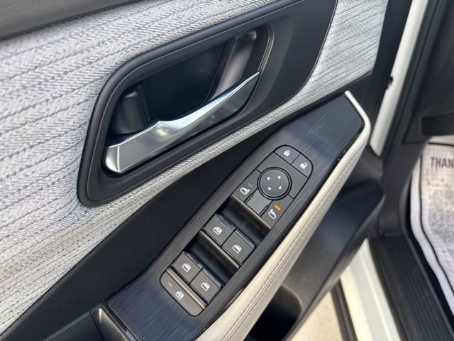 Used 2023 Nissan Rogue SV image 14