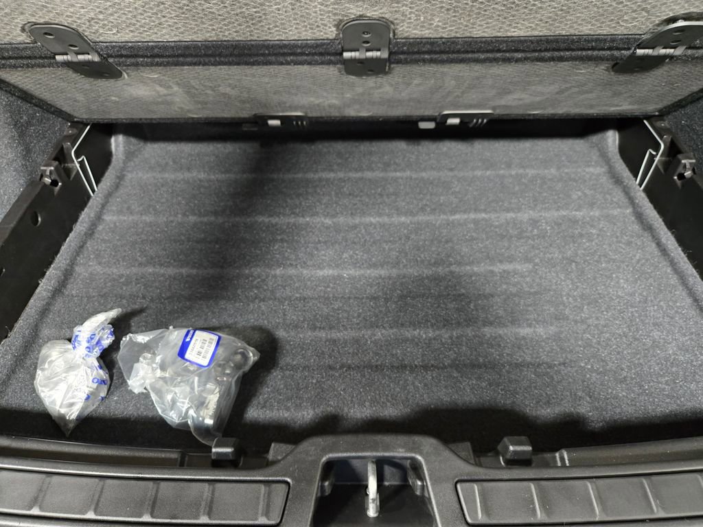 Used 2019 Volvo XC40 T5 Momentum image 46