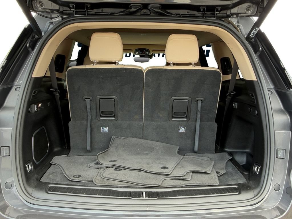 Used 2022 Jeep Grand Cherokee L Limited w/ MOPAR Finishing Package AWD/4WD image 11