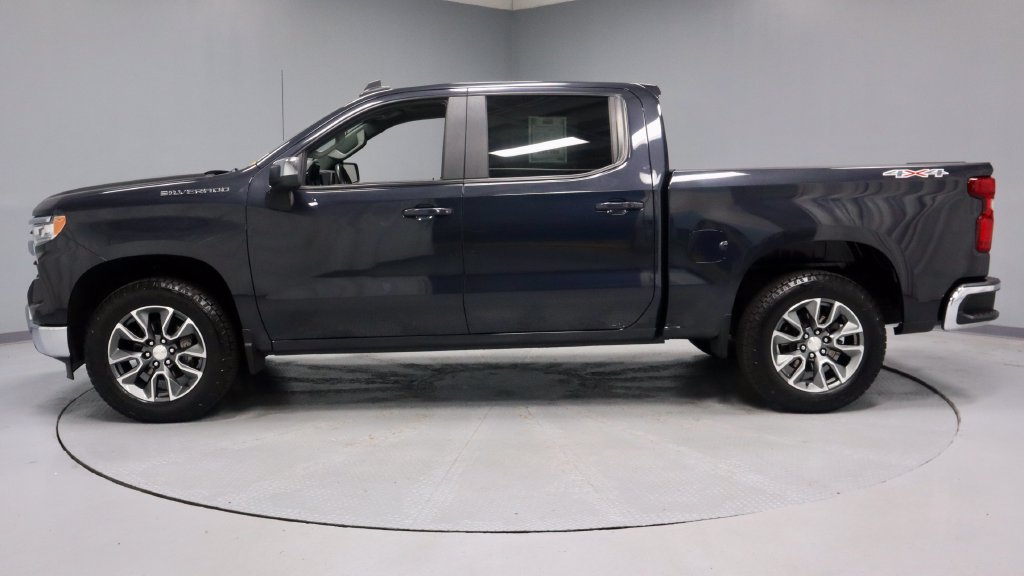 Used 2024 Chevrolet Silverado 1500 LT AWD/4WD image 8