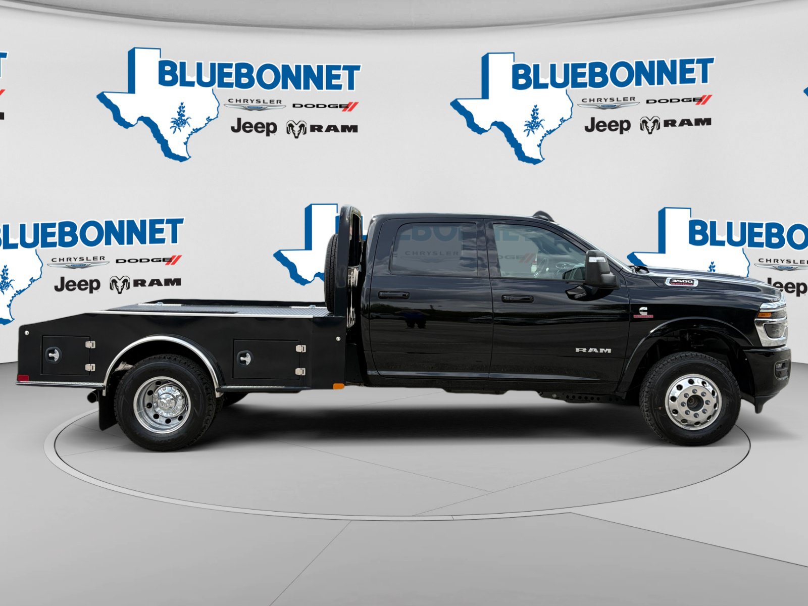 New 2026 RAM 3500 Big Horn w/ Laramie Trim Package AWD/4WD image 4