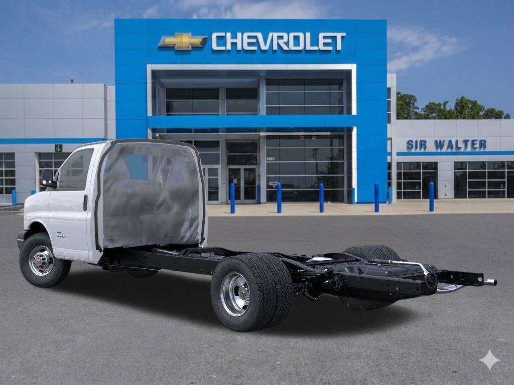 New 2025 Chevrolet Express 3500 w/ Power Convenience Package RWD image 4