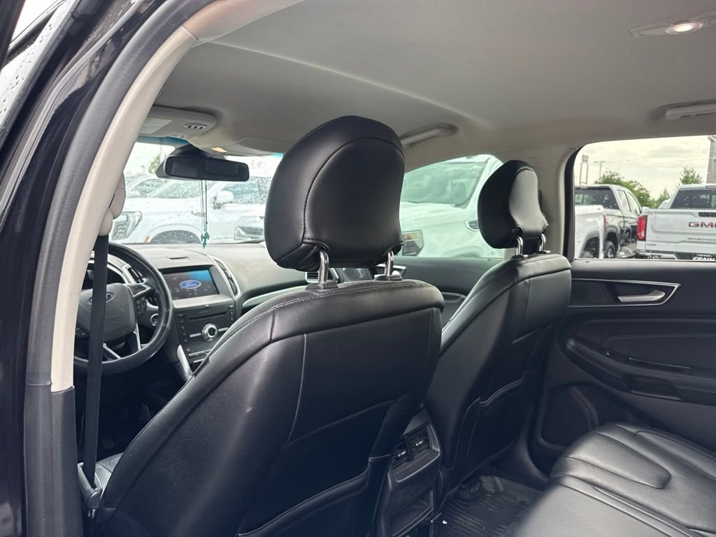 Used 2019 Ford Edge Titanium AWD/4WD image 12