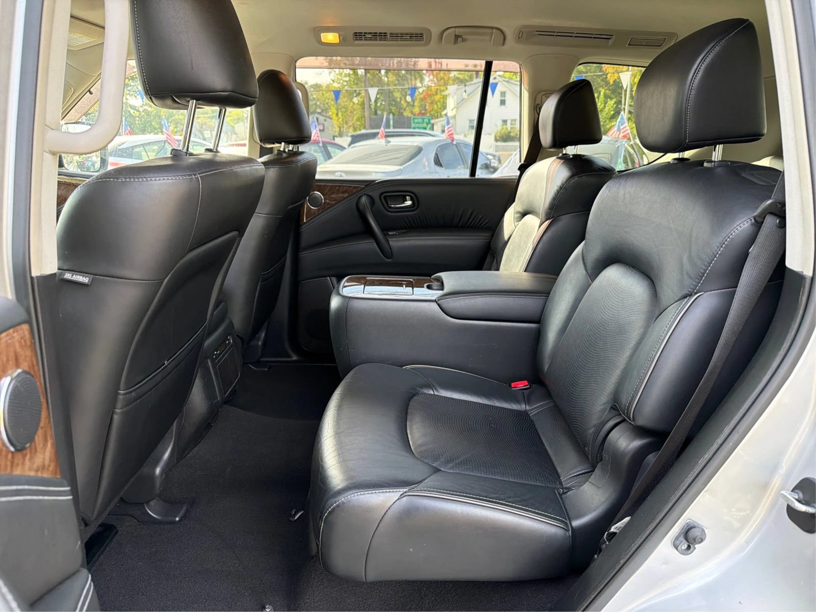 Used 2016 INFINITI QX80 4WD w/ All Season Package image 10