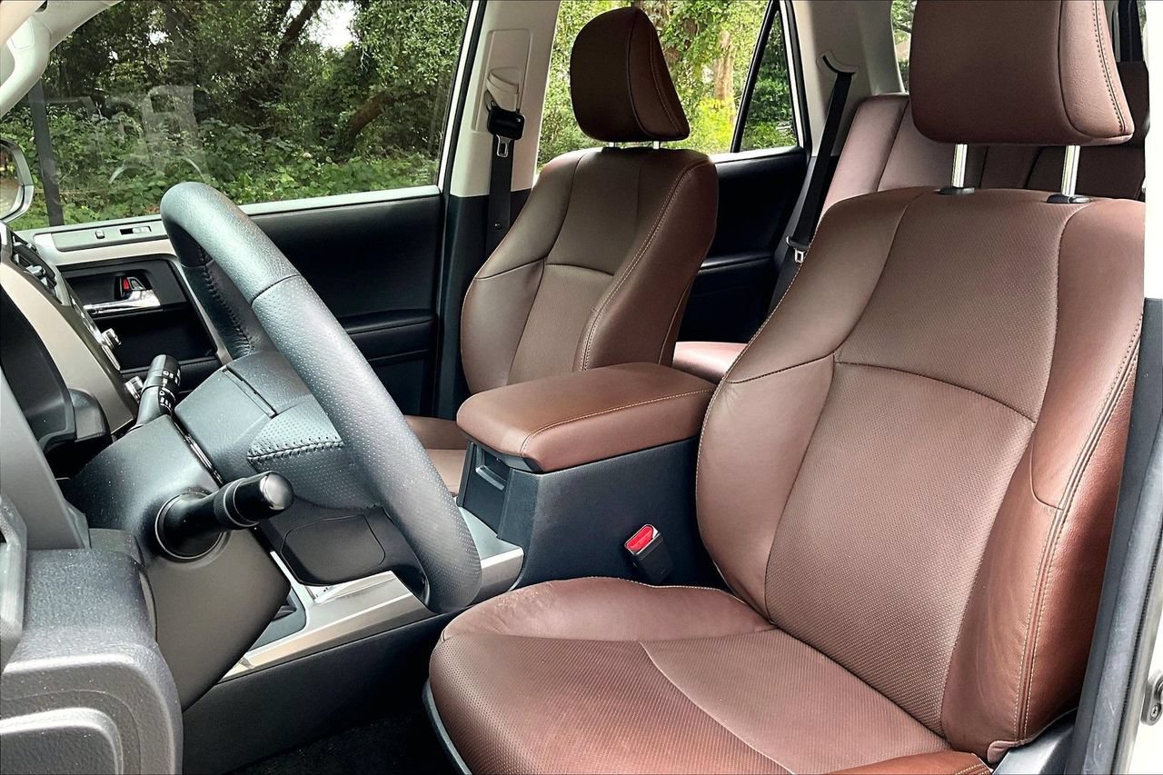 Used 2022 Toyota 4Runner Limited AWD/4WD image 18