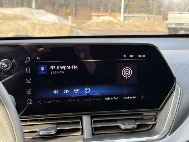 Used 2025 Chevrolet Trax LT FWD image 23