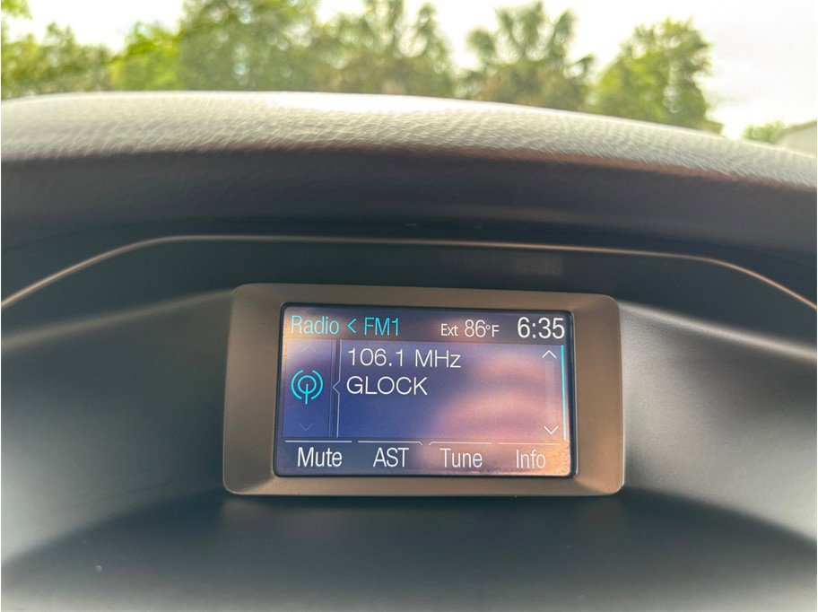 Used 2013 Ford Focus SE FWD image 22