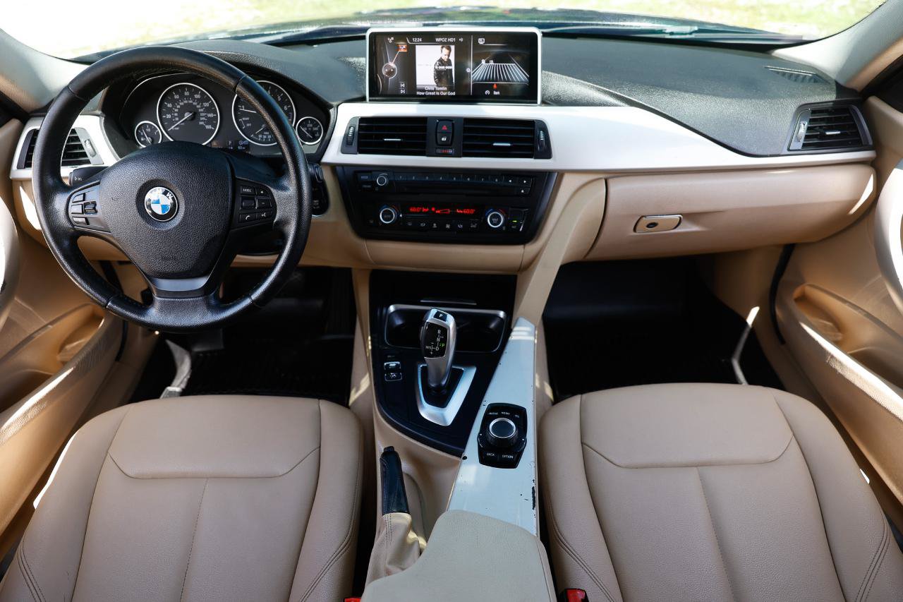 Used 2015 BMW 320i Sedan RWD image 2