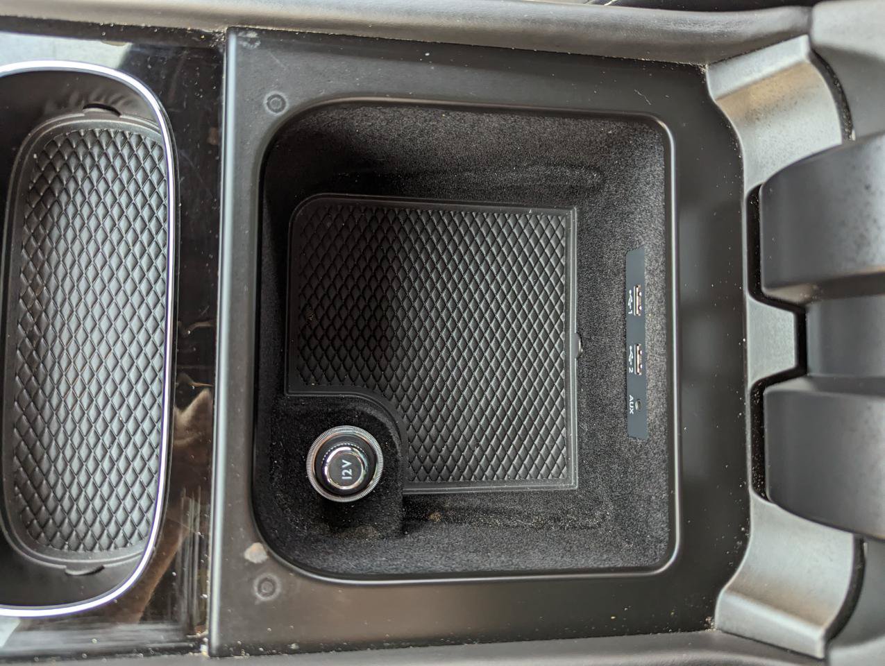 Used 2018 Bentley Bentayga Onyx Edition AWD/4WD image 28
