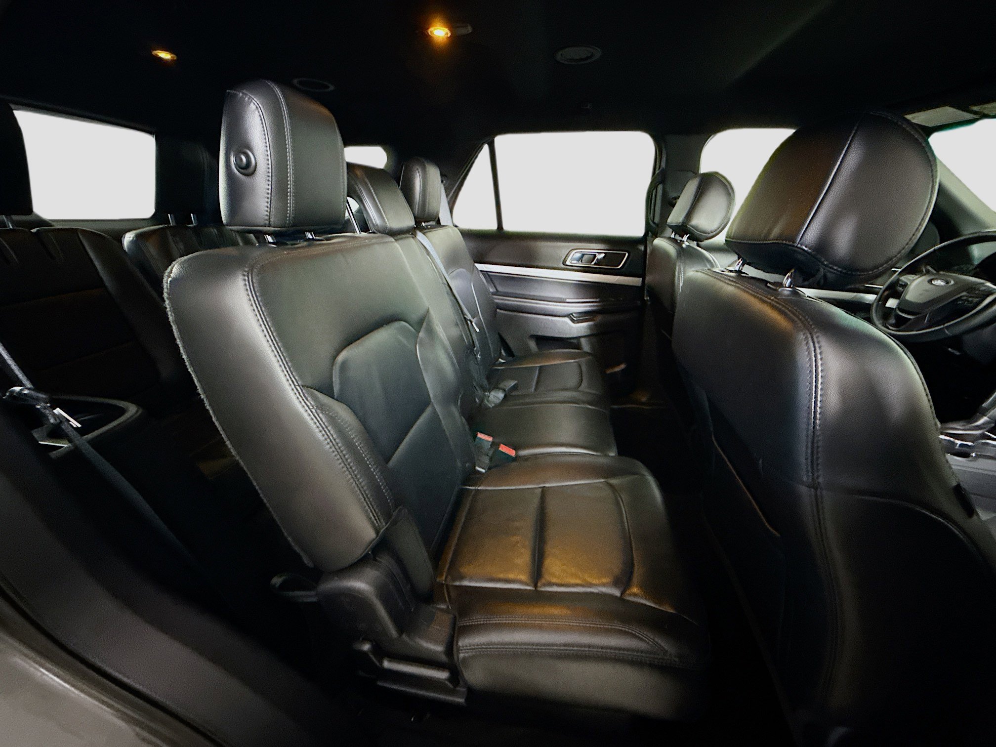 Used 2017 Ford Explorer XLT w/ Equipment Group 202A image 27