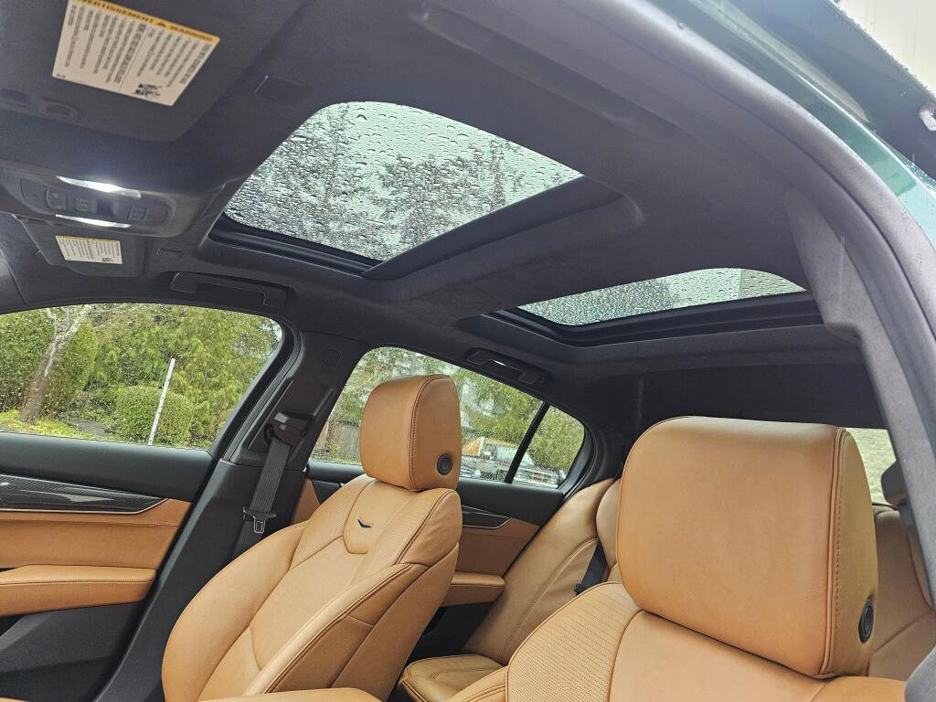 New 2026 Cadillac CT5 V w/ Platinum Package AWD/4WD image 32