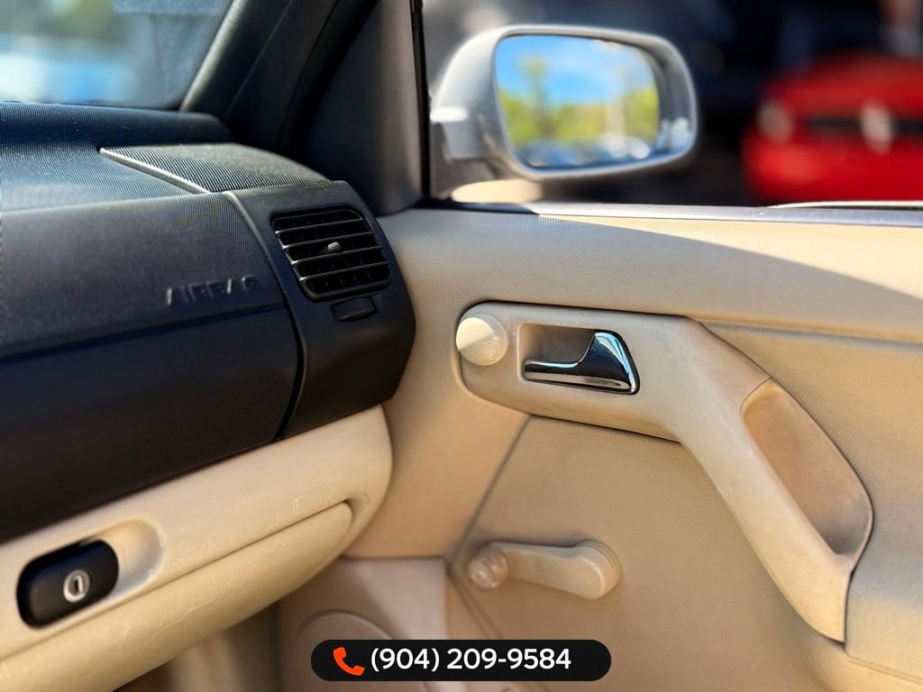 Used 2001 Volkswagen Cabrio GL image 15