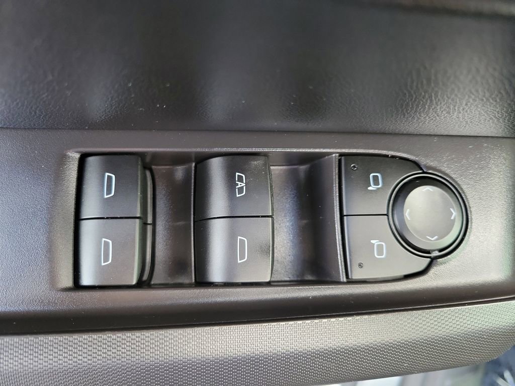 Used 2023 Chevrolet Colorado LT w/ LT Convenience Package image 21