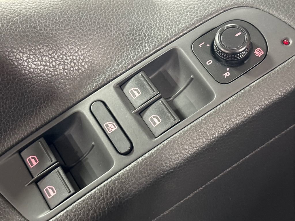 Used 2017 Volkswagen Tiguan S image 35