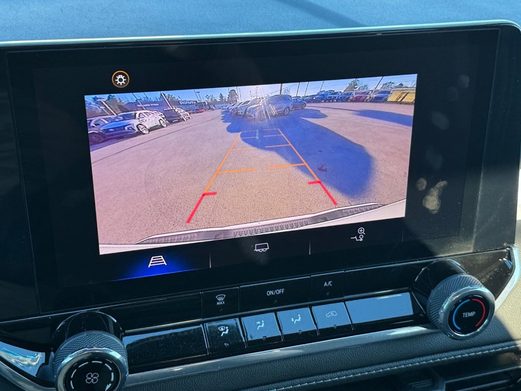 Used 2024 Chevrolet Colorado LT image 21