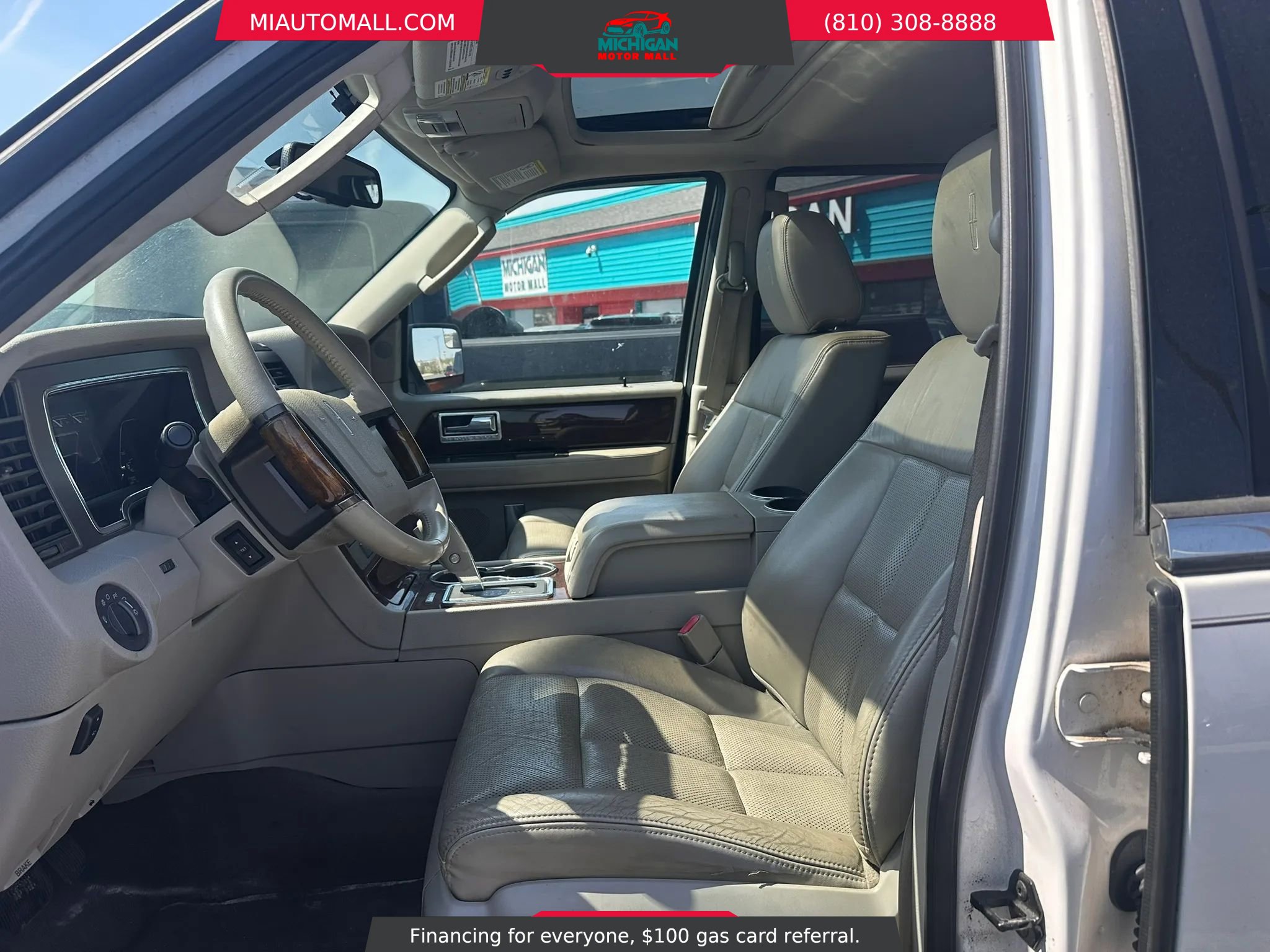 Used 2012 Lincoln Navigator 4WD image 9