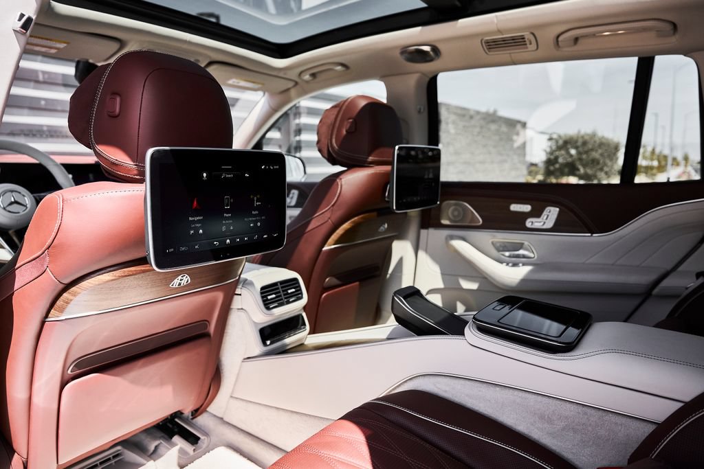 Used 2026 Mercedes-Benz Maybach GLS 600 4MATIC image 38