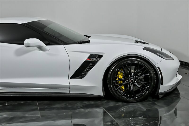Used 2015 Chevrolet Corvette Z06 image 12