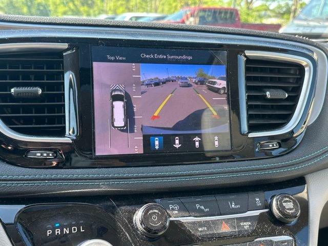 Used 2020 Chrysler Pacifica Limited w/ Advanced Safetytec Group FWD image 30