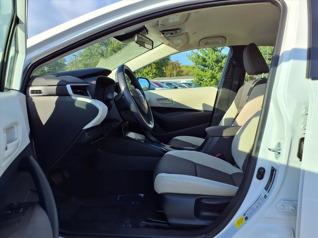 Used 2025 Toyota Corolla LE image 17