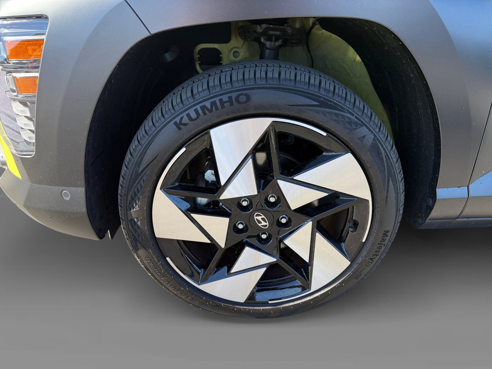 Certified 2025 Hyundai Kona Limited image 9