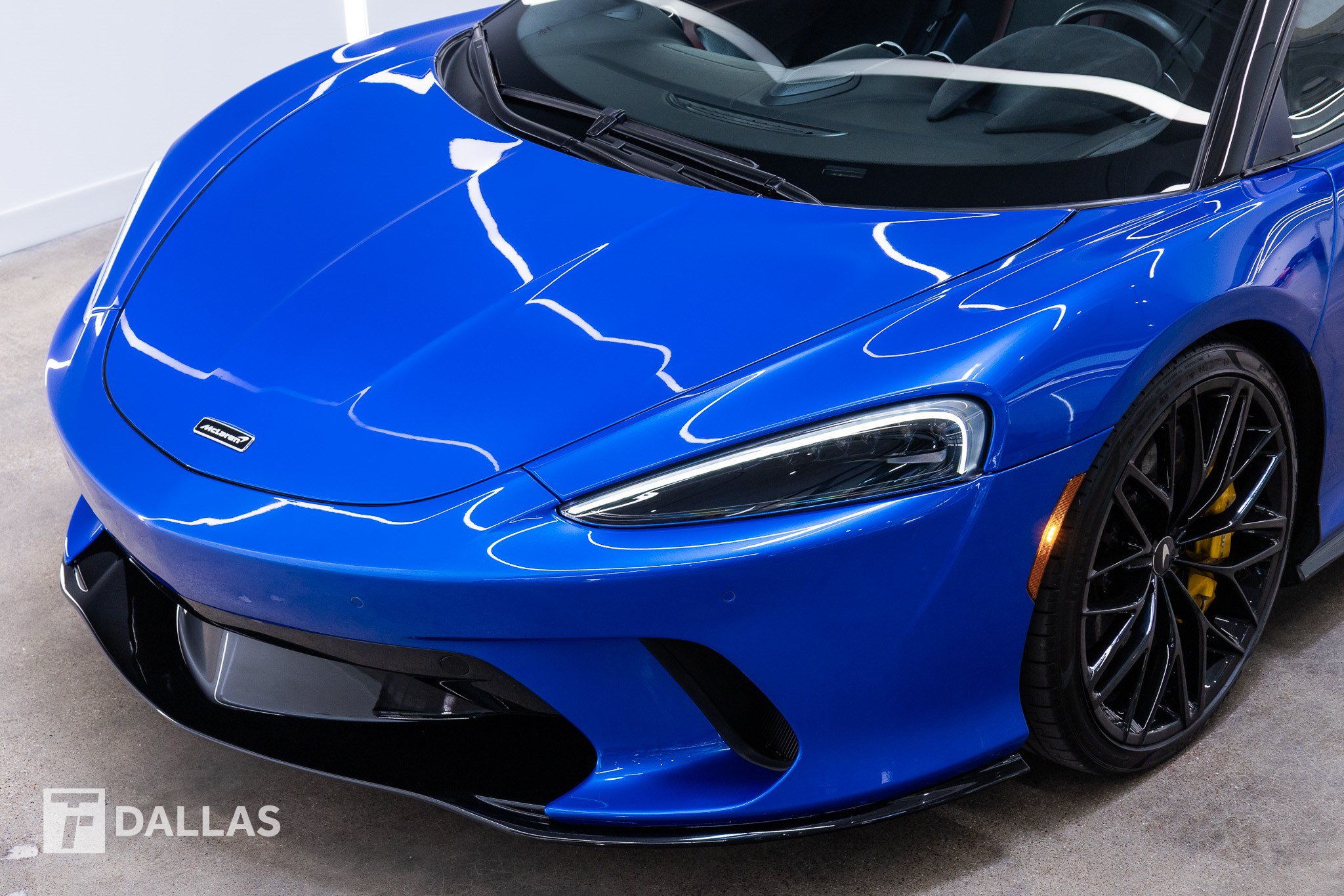 Used 2023 McLaren GT RWD image 3