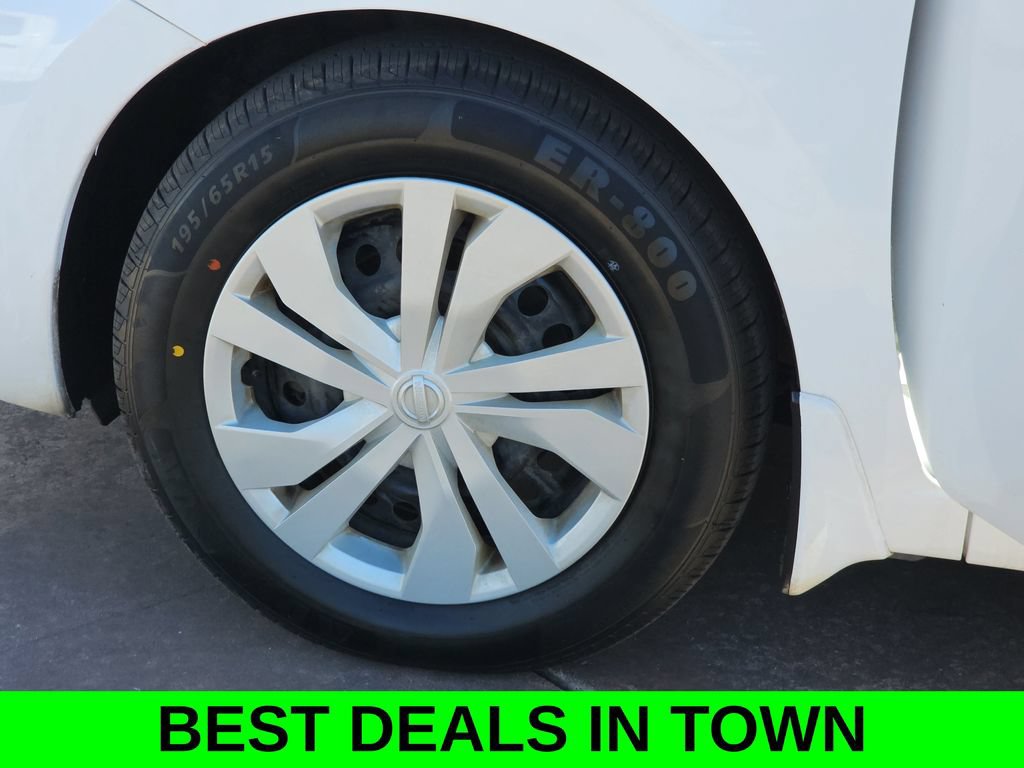 Used 2021 Nissan Versa S FWD image 34