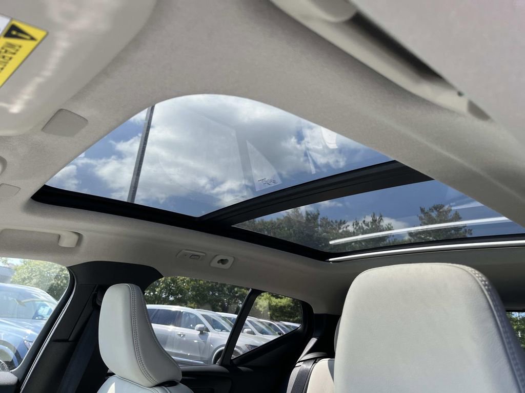 New 2026 Volvo XC40 B5 Plus w/ Protection Package Premier image 22