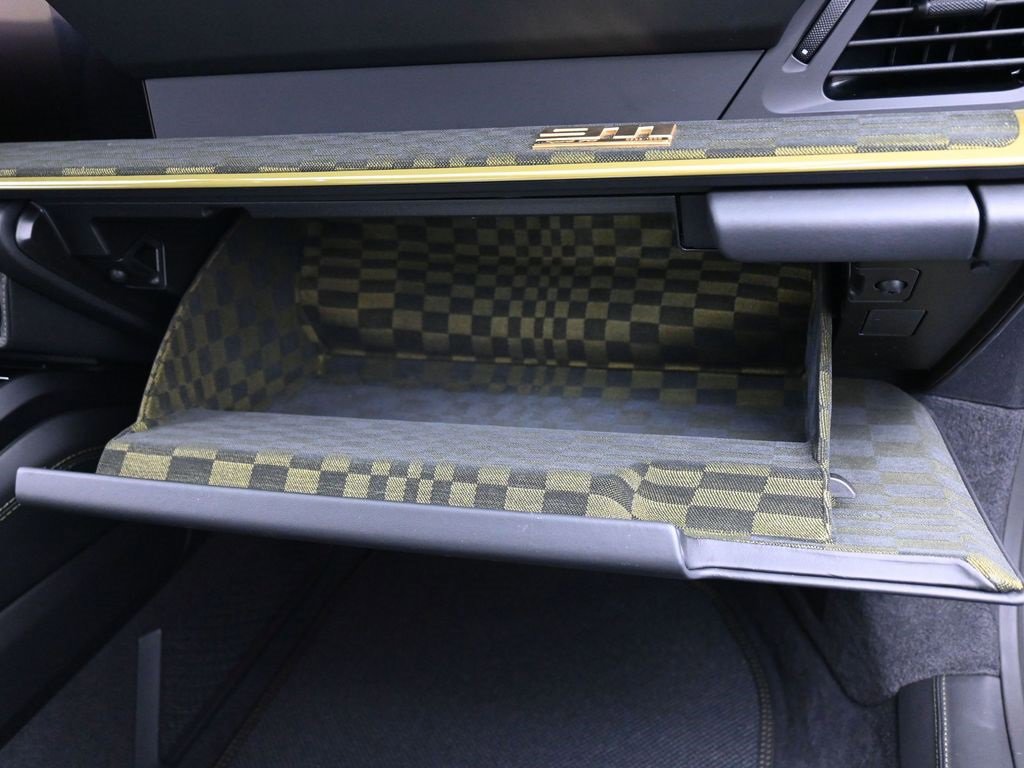 New 2026 Porsche 911 Carrera 4 GTS image 34