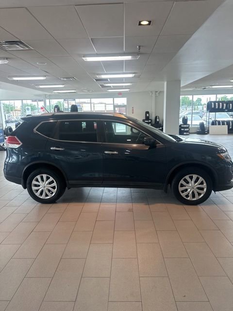 Used 2016 Nissan Rogue S w/ Appearance Package FWD image 8