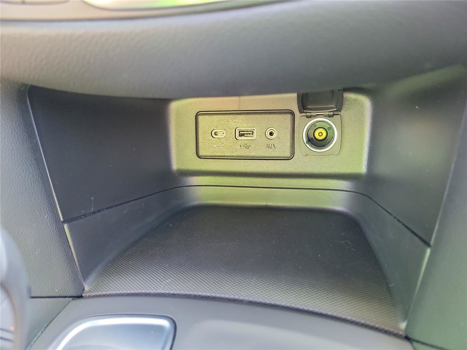 Used 2024 Chevrolet Equinox LT FWD image 29