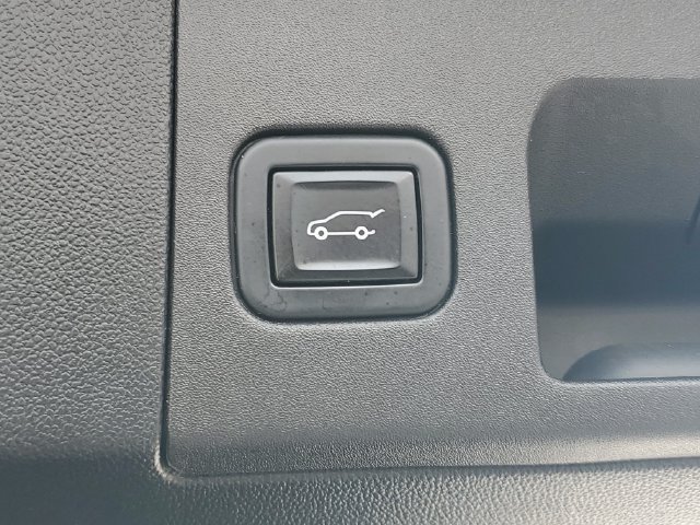 Certified 2022 Cadillac XT5 Premium Luxury AWD/4WD image 9